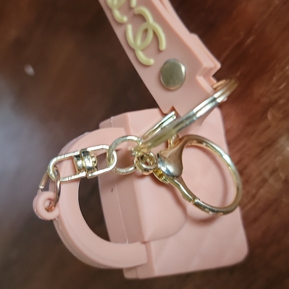 Keychain - Picture 5 of 8